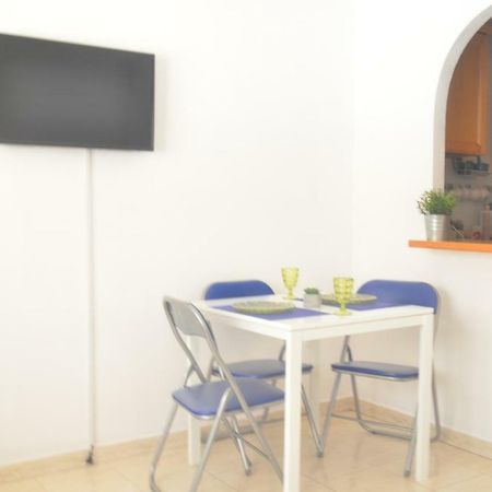Pretty Studio With Swimming Pool ตอร์เรเวียคา ภายนอก รูปภาพ