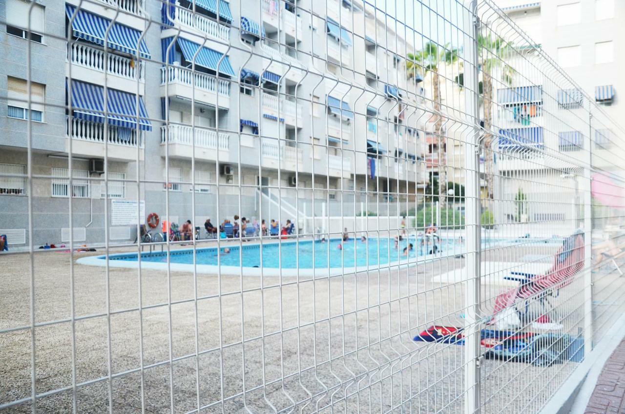 Pretty Studio With Swimming Pool ตอร์เรเวียคา ภายนอก รูปภาพ